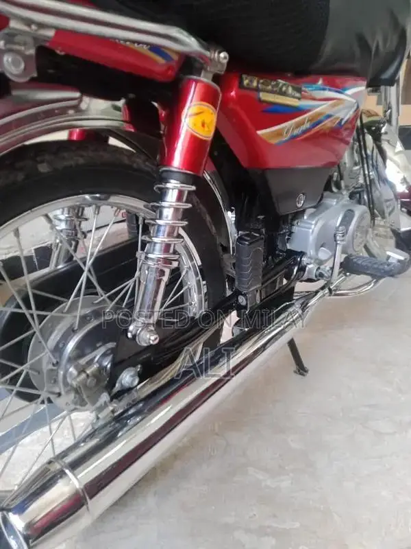 Union Star 70 CC Motorcycle - Compact and Versatile Two-Wheeler