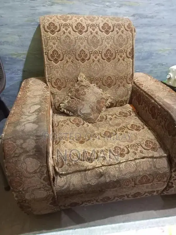 Pre-Owned Sofa - Comfortable Home Seating Solution