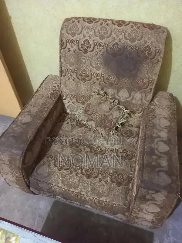 Pre-Owned Sofa - Comfortable Home Seating Solution