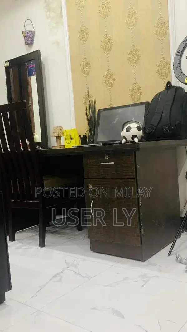 Wooden Workstation Desk 3x5 with Sturdy Lock and Quality Build