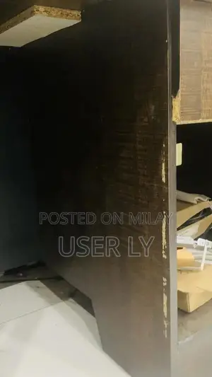 Wooden Workstation Desk 3x5 with Sturdy Lock and Quality Build