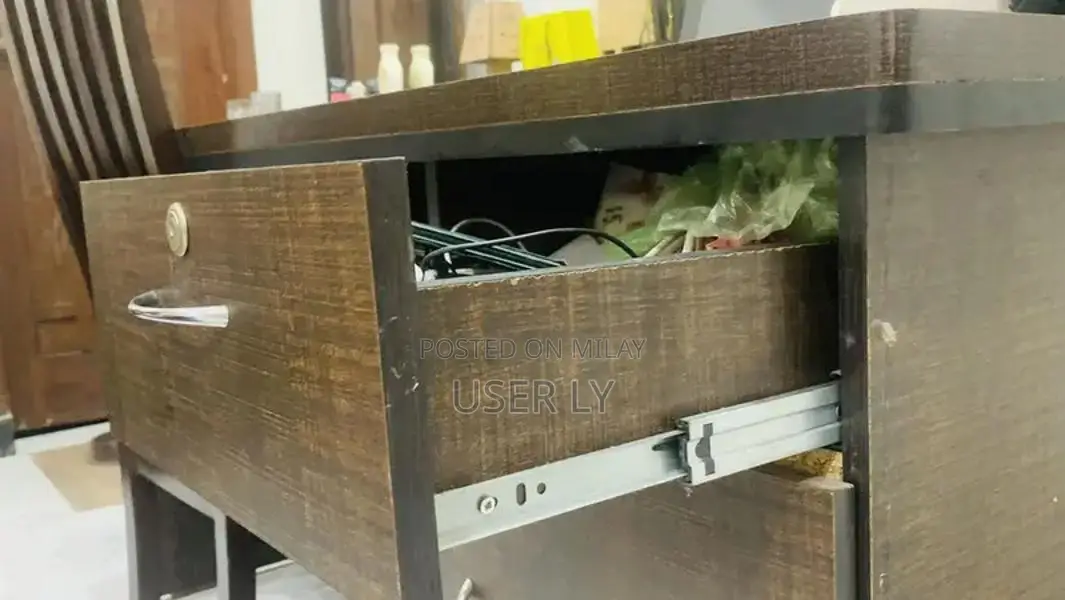 Wooden Workstation Desk 3x5 with Sturdy Lock and Quality Build