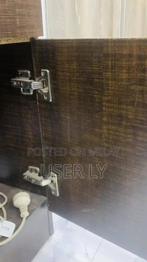 Wooden Workstation Desk 3x5 with Sturdy Lock and Quality Build