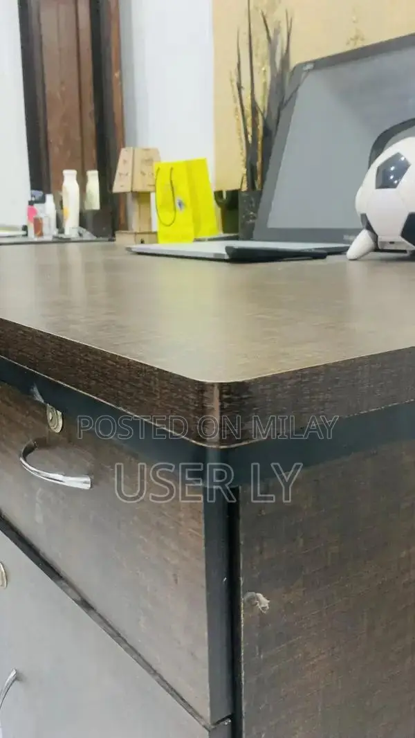 Wooden Workstation Desk 3x5 with Sturdy Lock and Quality Build