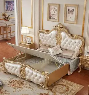 Photo - Modern High-Gloss Bed Set with Sleek Design