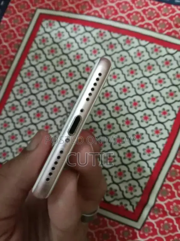 Smartphone with Enhanced Performance and Compact Design