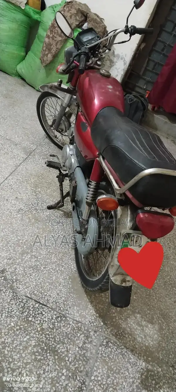 High-Speed Motorcycle for Single-Hand Use, First Owner