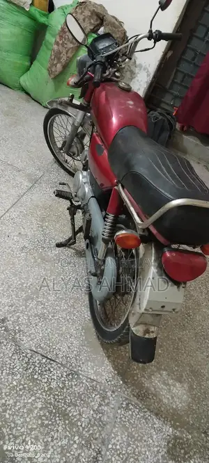 High-Speed Motorcycle for Single-Hand Use, First Owner