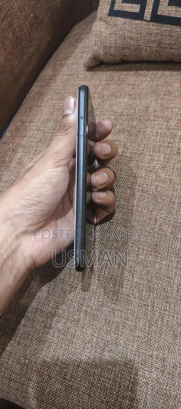 High-Quality Mobile DSLR Camera with Excellent Condition