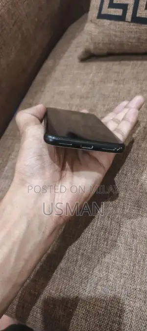 High-Quality Mobile DSLR Camera with Excellent Condition