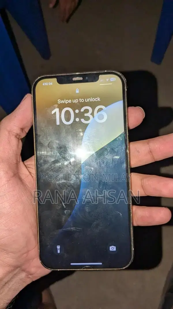 Gold Smartphone 128GB Premium Condition Unlocked