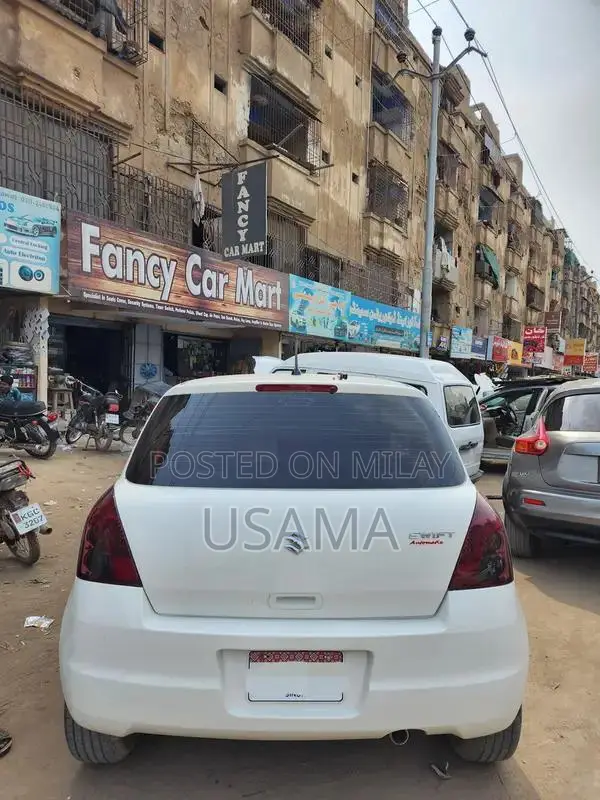 Suzuki Swift 2018 Automatic White Sedan