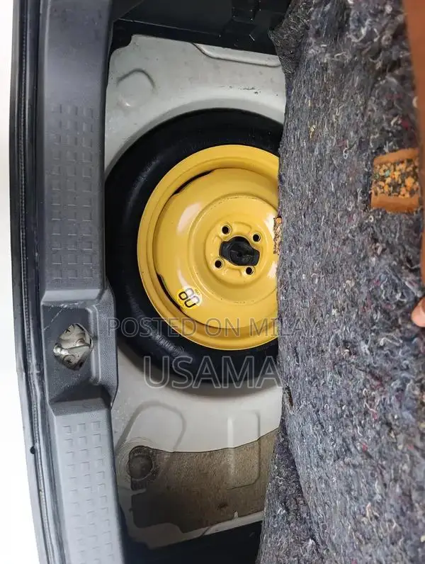 Suzuki Swift 2018 Automatic White Sedan