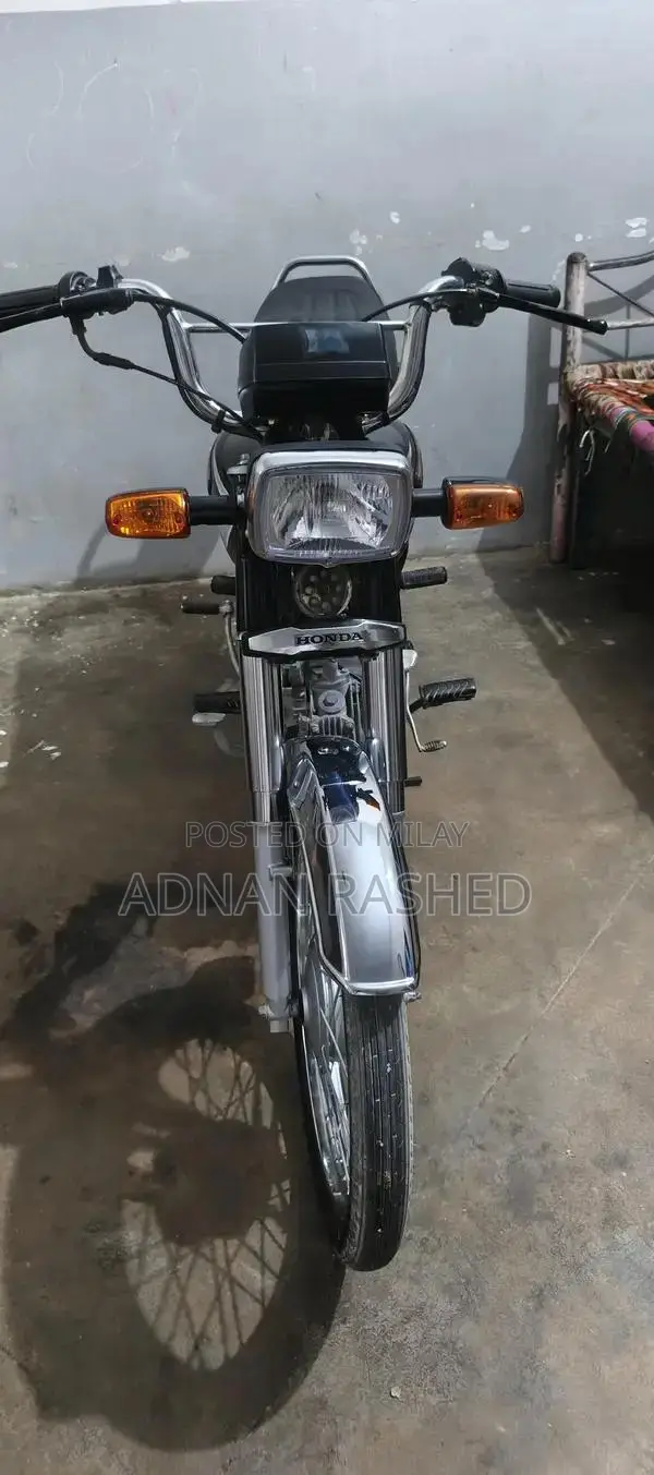Honda CD70 Motorcycle - 2025 Model First Owner Vehicle