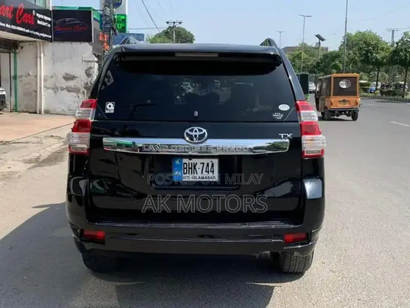 Toyota Prado TX 4x4 SUV - Spacious 7-Seater with Sunroof