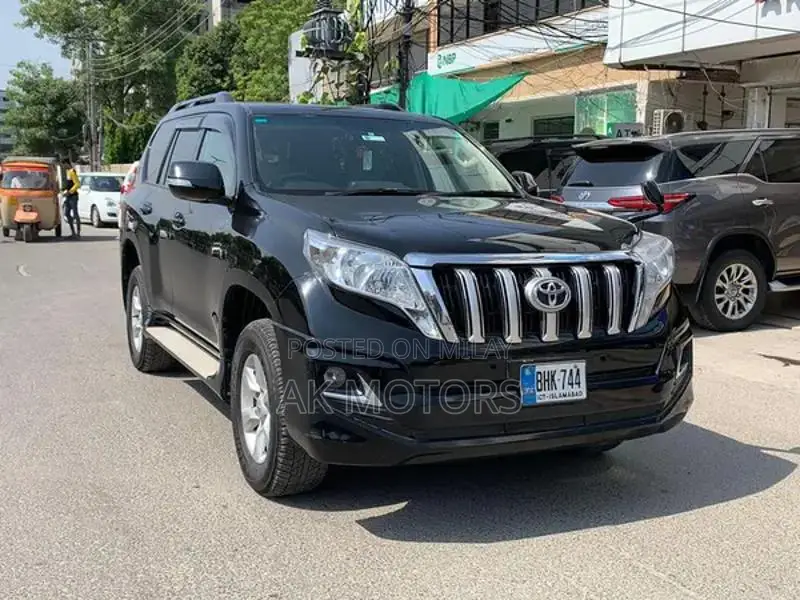 Toyota Prado TX 4x4 SUV - Spacious 7-Seater with Sunroof