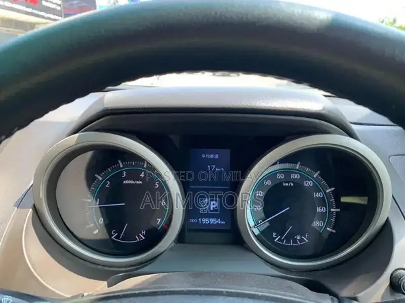 Toyota Prado TX 4x4 SUV - Spacious 7-Seater with Sunroof