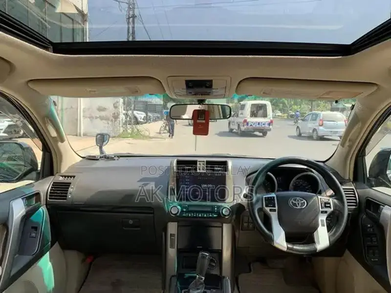 Toyota Prado TX 4x4 SUV - Spacious 7-Seater with Sunroof