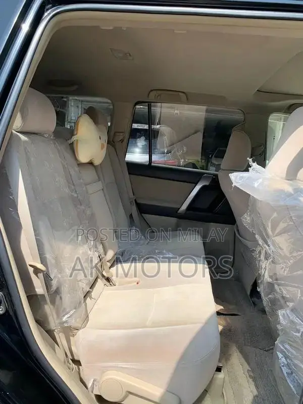 Toyota Prado TX 4x4 SUV - Spacious 7-Seater with Sunroof