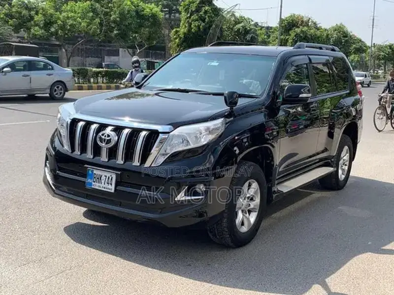 Toyota Prado TX 4x4 SUV - Spacious 7-Seater with Sunroof