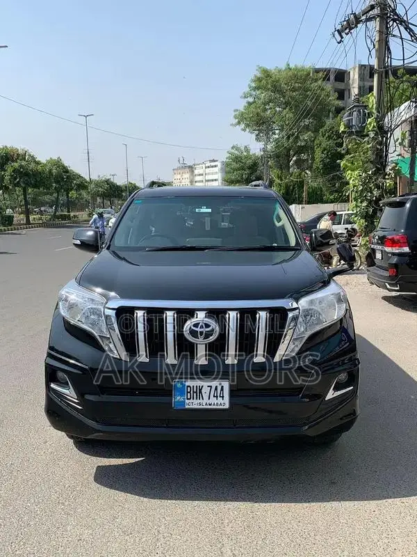 Toyota Prado TX 4x4 SUV - Spacious 7-Seater with Sunroof