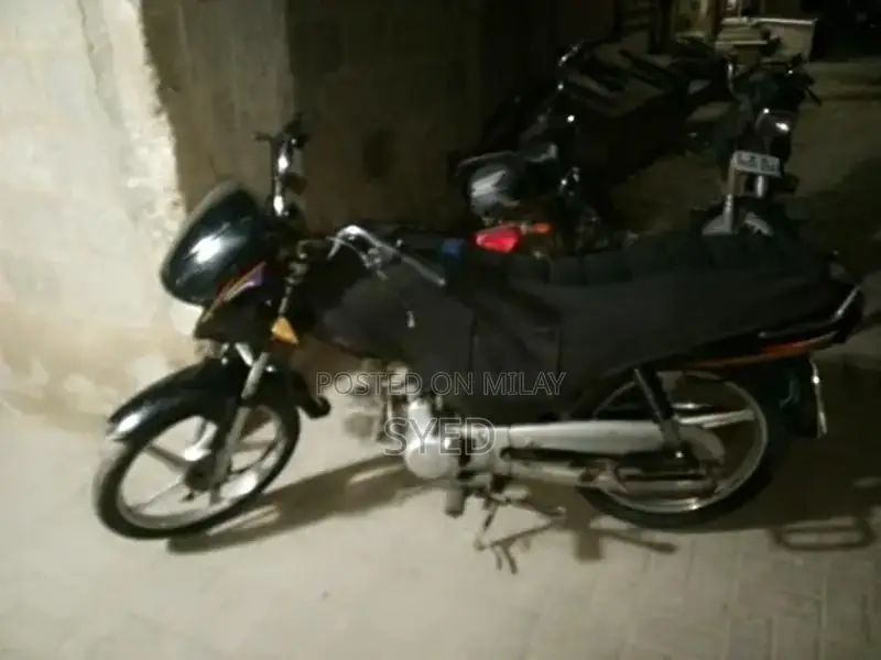 Super Power Deluxe 70 High-Performance Motorcycle 2024