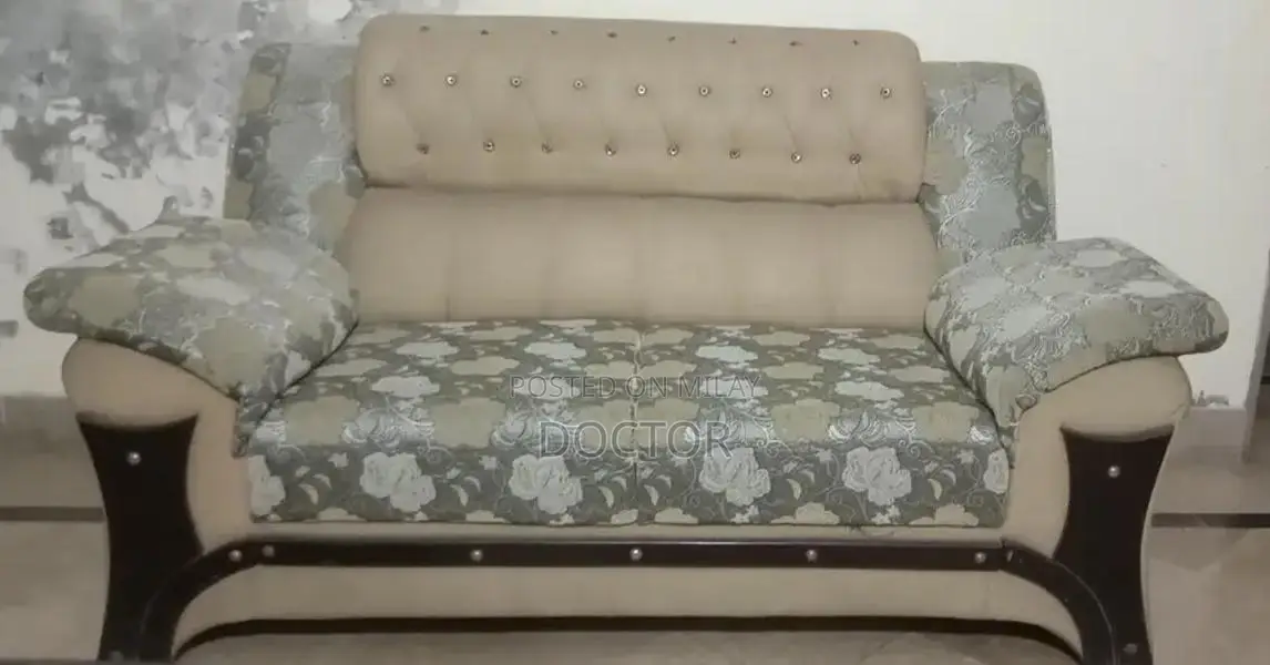 Luxury 3-2-1 Seater Sofa Set in Excellent Condition