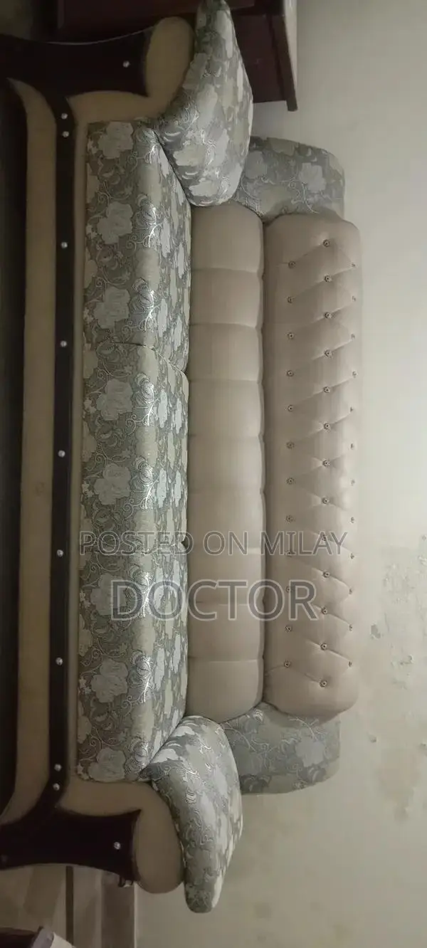 Luxury 3-2-1 Seater Sofa Set in Excellent Condition