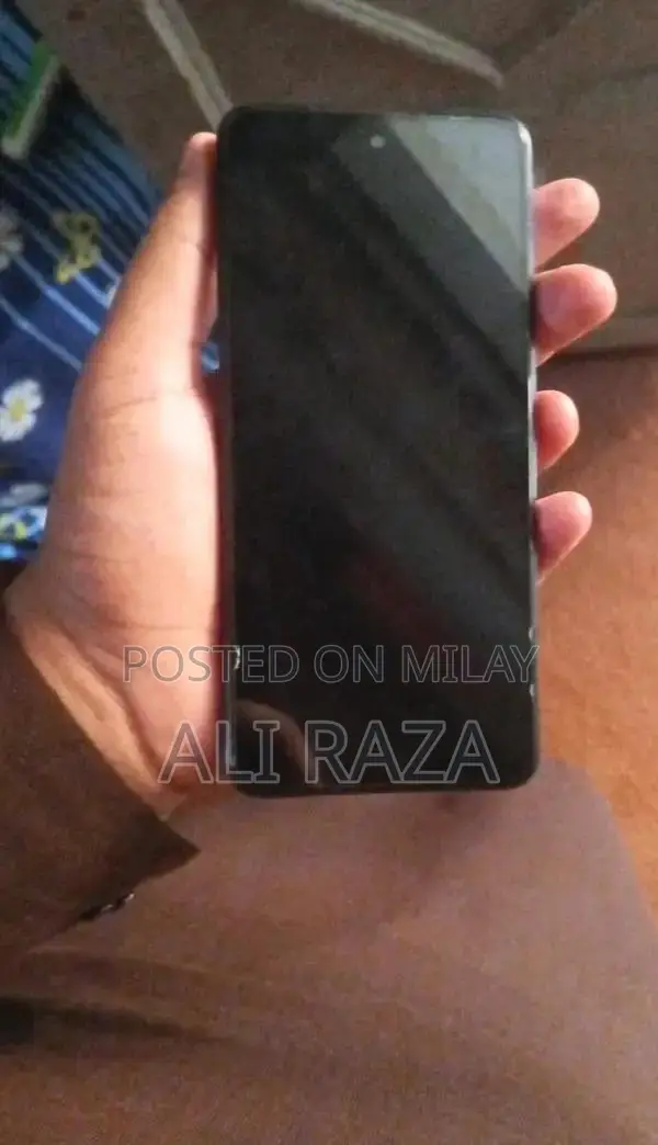 Infinix Hot 40i Mid-Range Smartphone 8GB RAM 128GB Storage