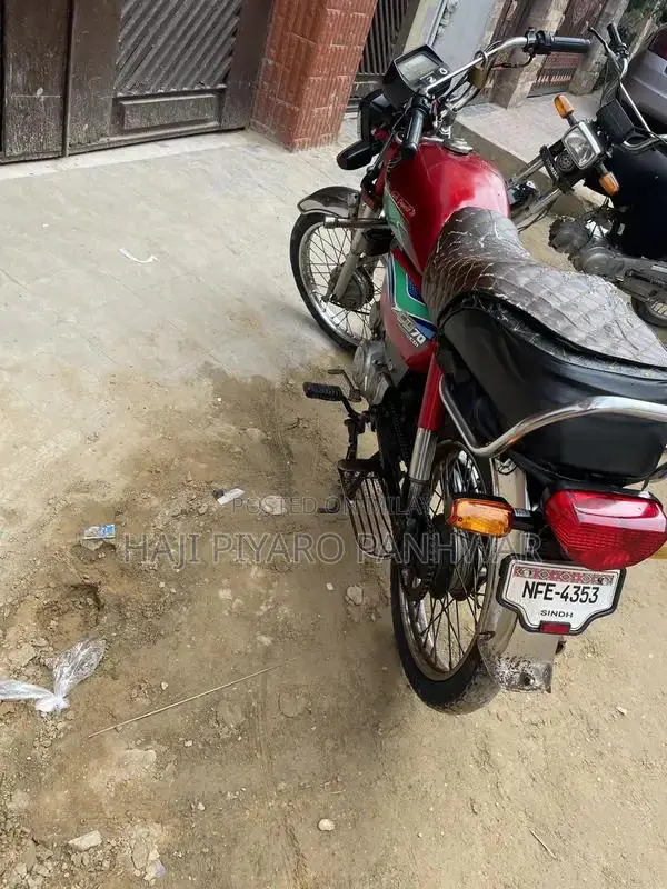 Honda CD 70 Motorcycle, Red, Excellent Condition, Low Mileage