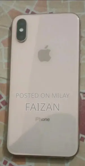 Photo - Apple iPhone Xs Gold 64GB Smartphone - Fully Functional