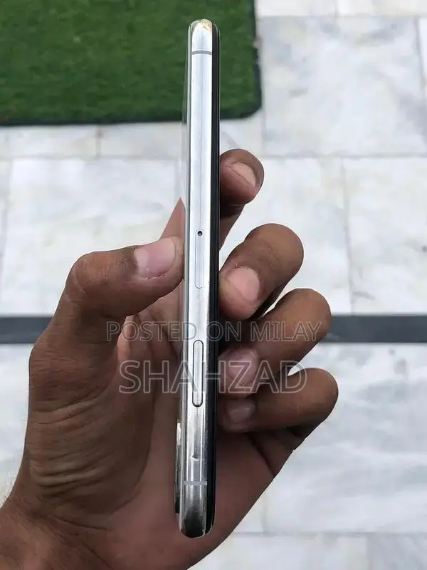 iPhone X Factory Unlocked Smartphone White 64GB