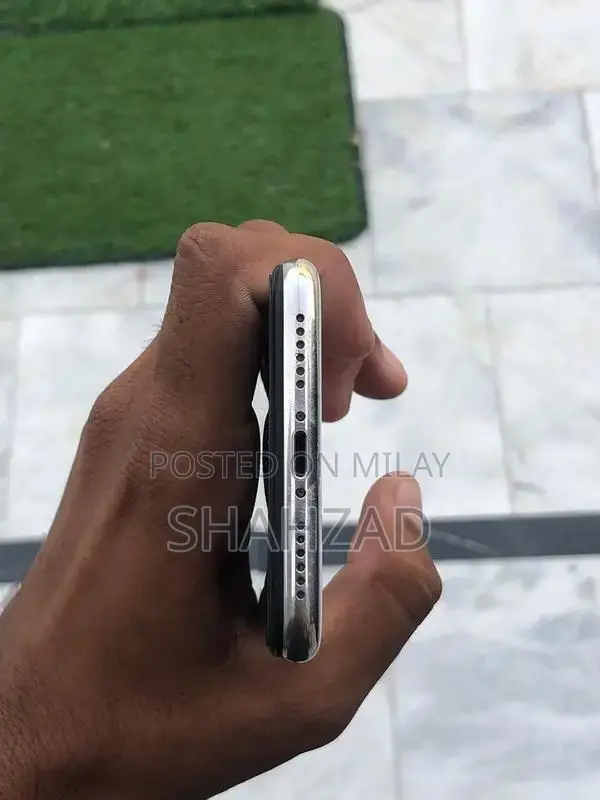 iPhone X Factory Unlocked Smartphone White 64GB