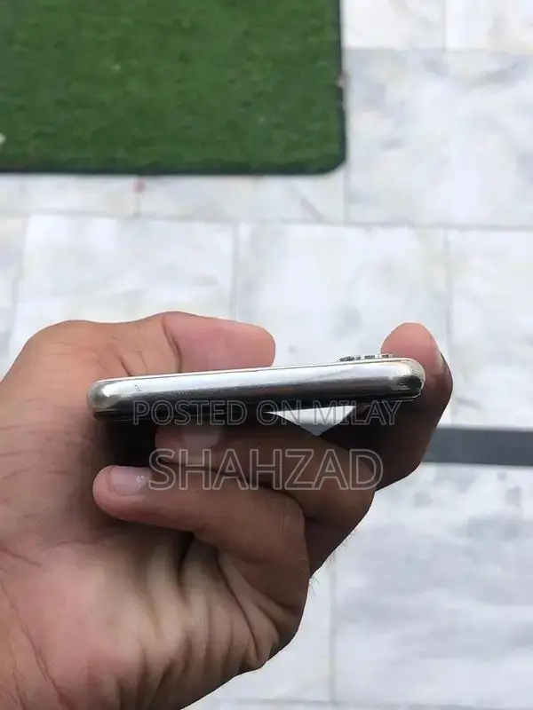 iPhone X Factory Unlocked Smartphone White 64GB