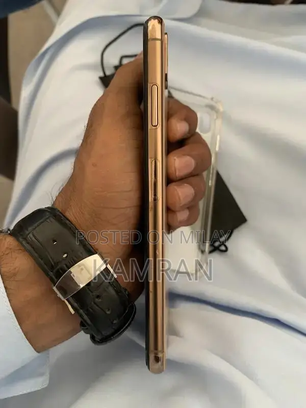 Apple iPhone XS Max 64GB Dual SIM Smartphone