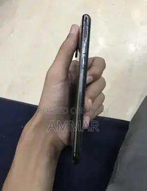 64GB iPhone X Smartphone with Minor Panel Dot