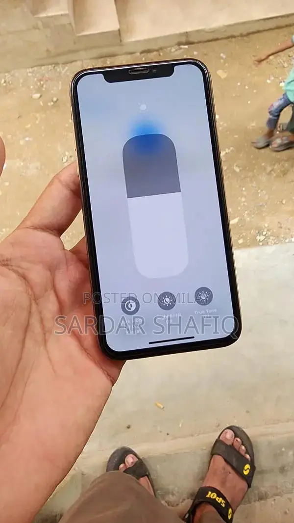 64GB Factory Unlocked iPhone XS with Serviced Battery