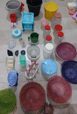 Photo - Used Kitchen Appliances and Household Kitchenware Set