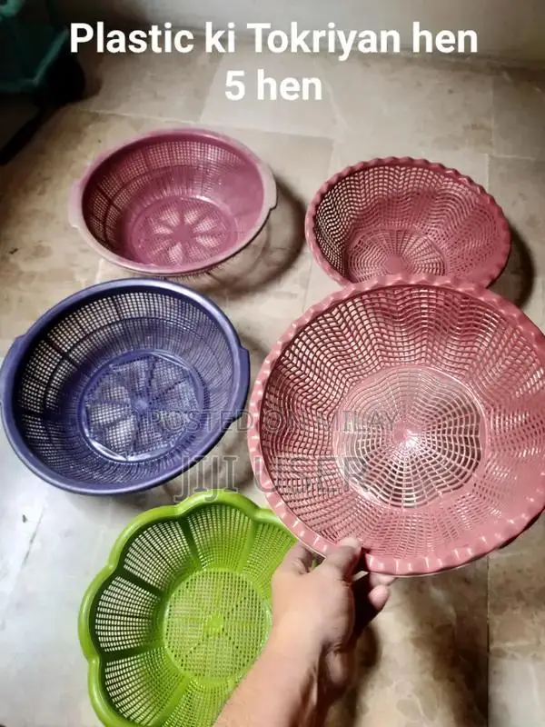 Used Kitchen Appliances and Household Kitchenware Set