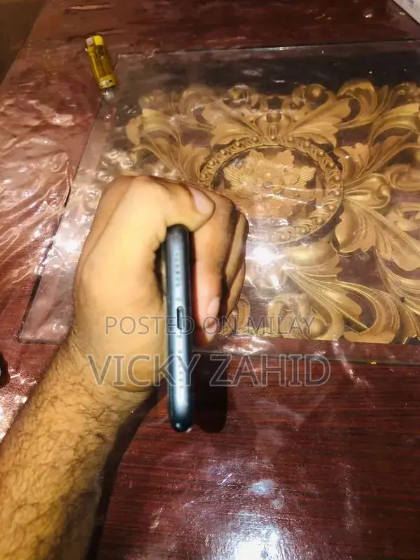 64GB Smartphone with High Battery Condition