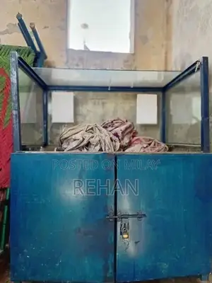 Fris and Samosa Display Counter with Mirror