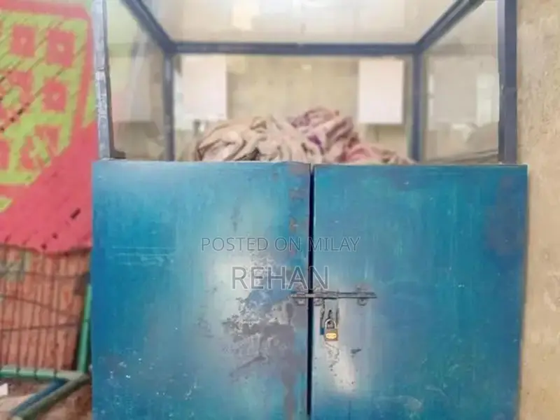 Fris and Samosa Display Counter with Mirror