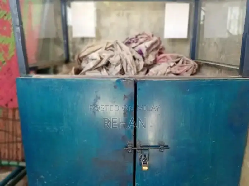 Fris and Samosa Display Counter with Mirror