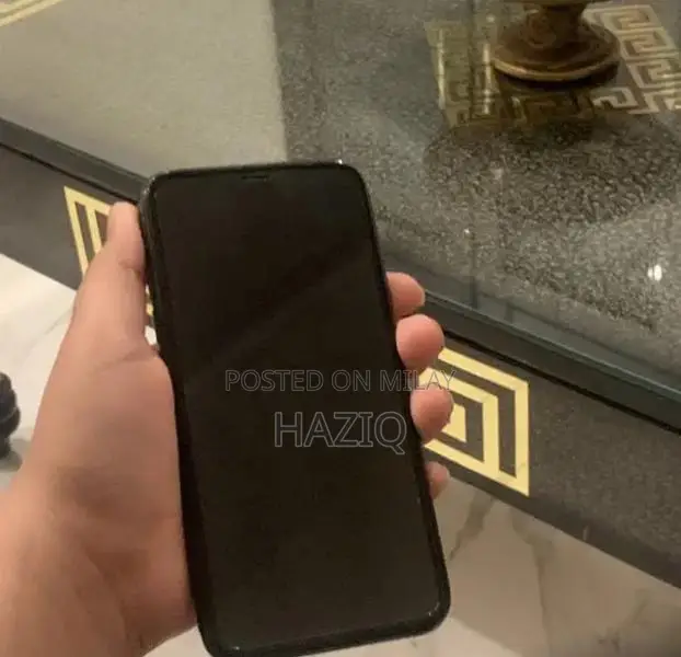 Apple iPhone XS 64GB Smartphone Excellent Condition