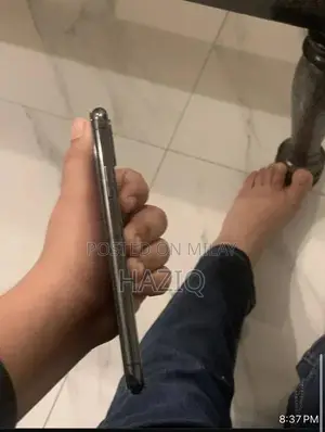 Apple iPhone XS 64GB Smartphone Excellent Condition