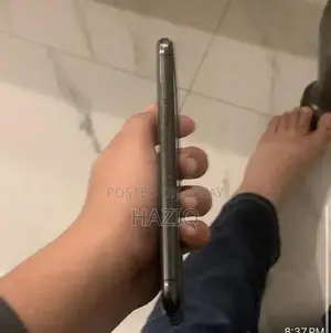 Apple iPhone XS 64GB Smartphone Excellent Condition