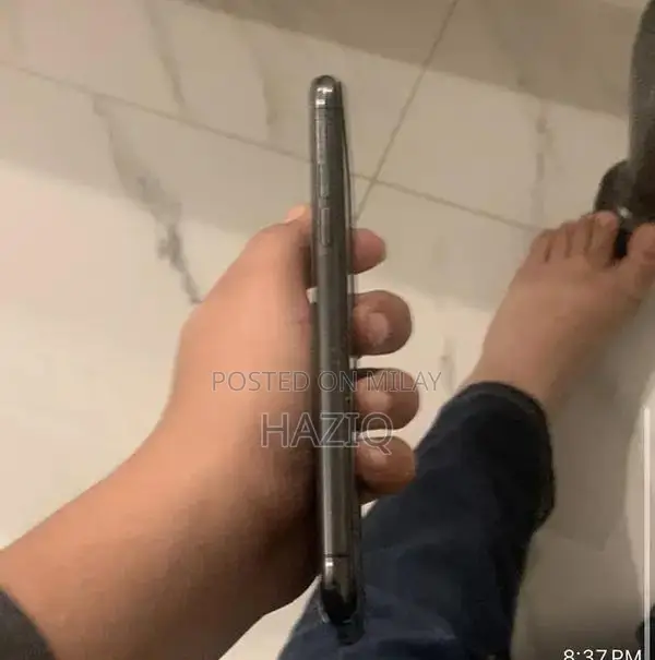 Apple iPhone XS 64GB Smartphone Excellent Condition