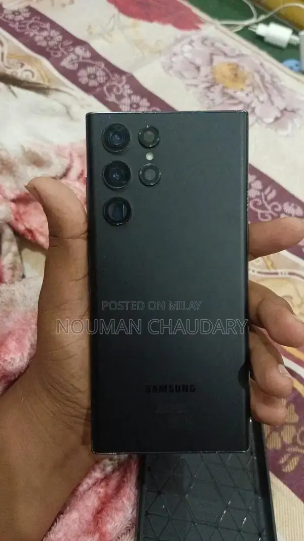 High-Performance Samsung Galaxy Smartphone with Premium Display