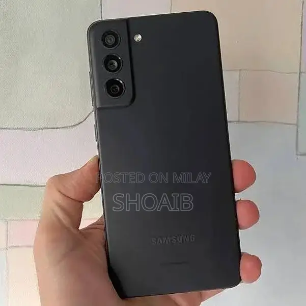 Samsung Galaxy S21 FE 5G Smartphone