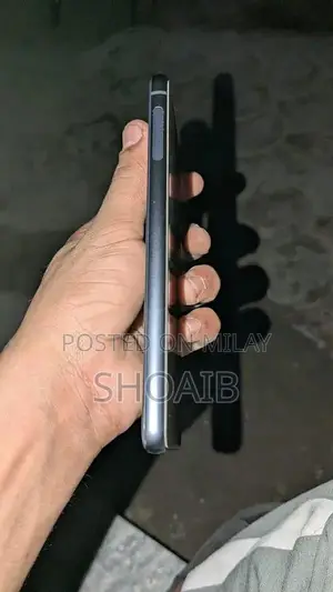 Samsung Galaxy S21 FE 5G Smartphone